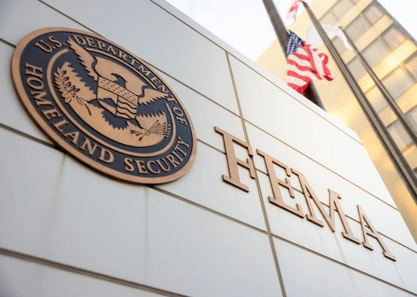 the logo on the US FEMA building. 